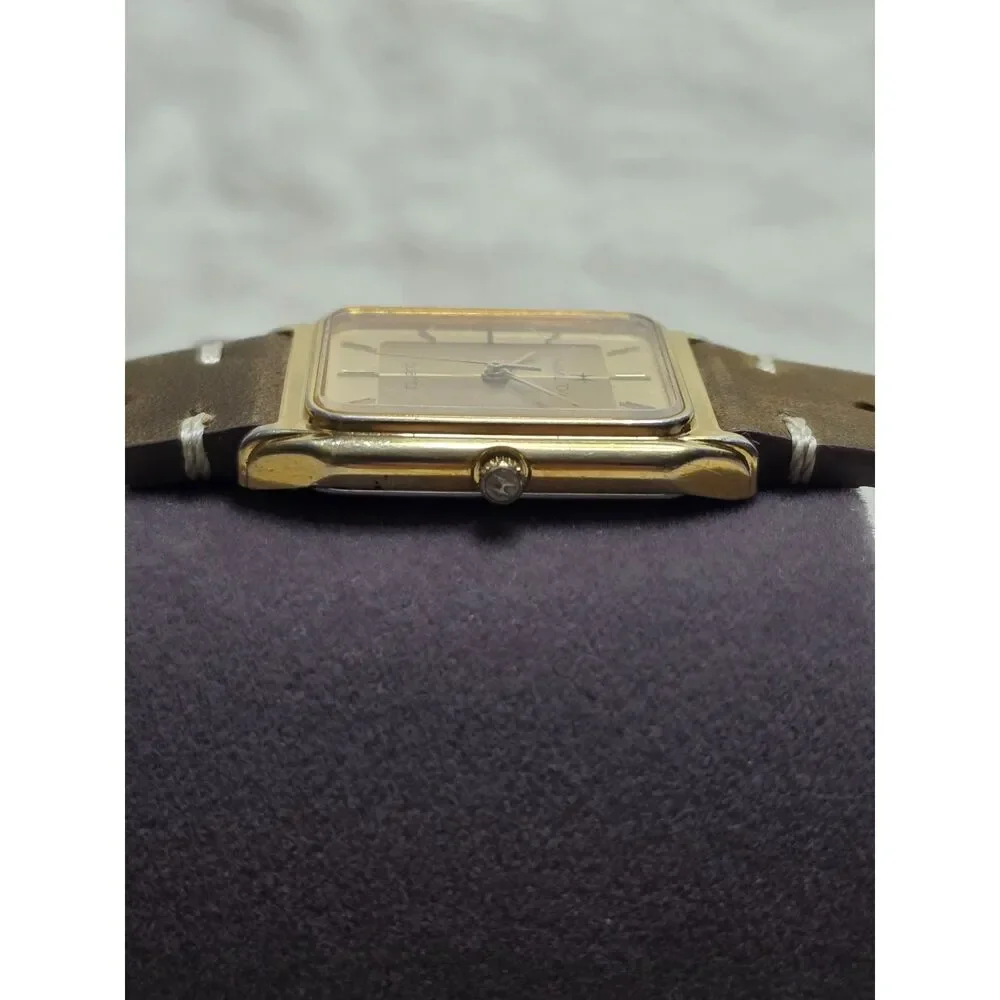 Vintage Hamilton Quartz Tank Watch 8282 Gold Tone Rectangular Dress Watch